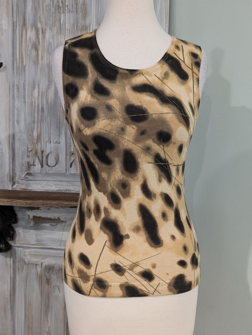 Focus 2000 Sleeveless Animal Print Tank Top